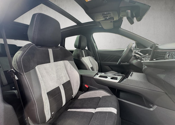 Vehicle image 12 Vehicle image 12