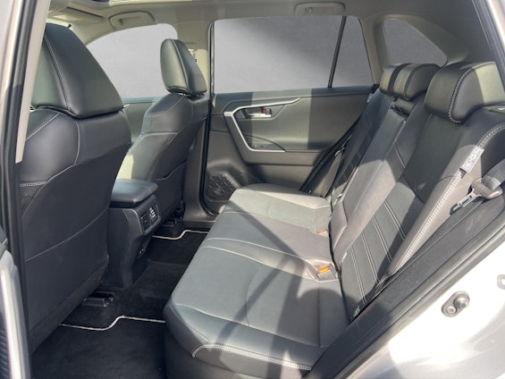 Vehicle image 10 Vehicle image 10