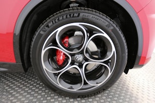 Vehicle image ALFA ROMEO Stelvio 2.0 Q4 280 Veloce