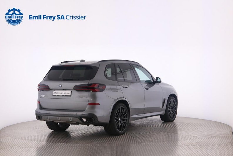 Vehicle image BMW X5