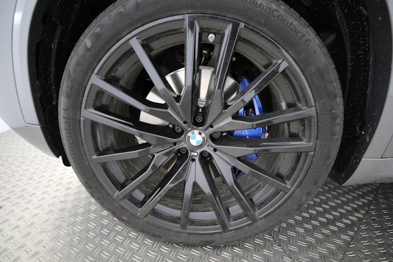 Vehicle image BMW X5