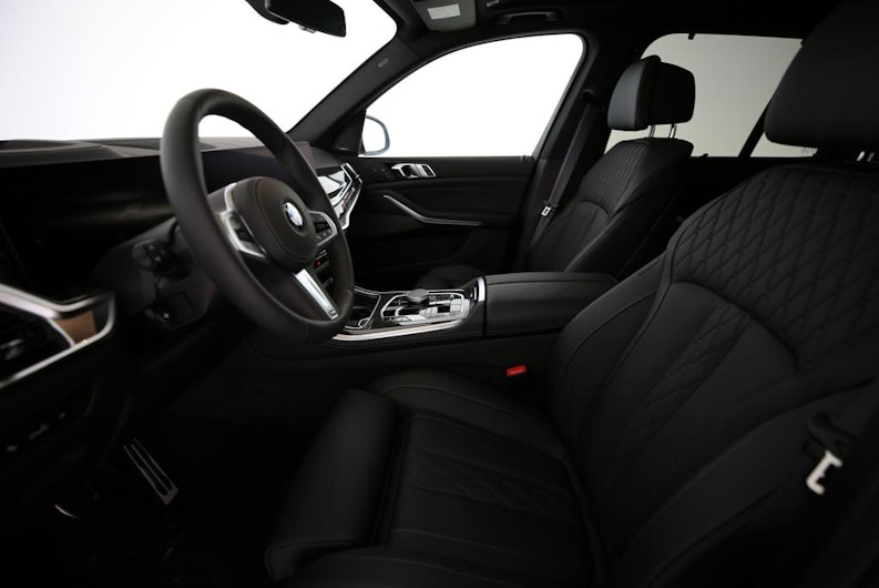 Vehicle image BMW X5