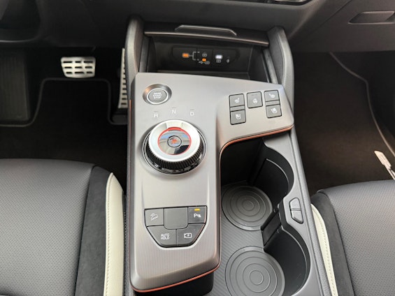 Vehicle image 10 Vehicle image 10