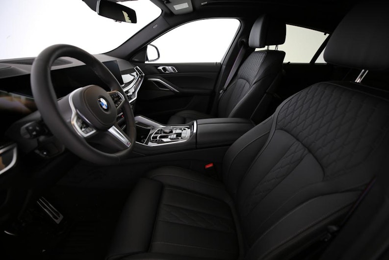 Vehicle image BMW X6