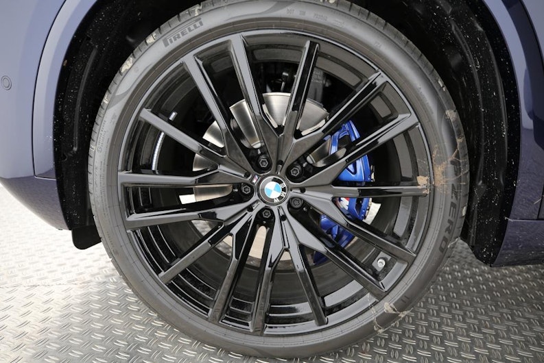 Vehicle image BMW X5