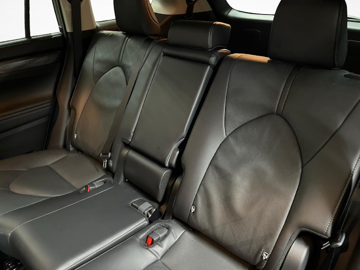 Vehicle image TOYOTA Highlander