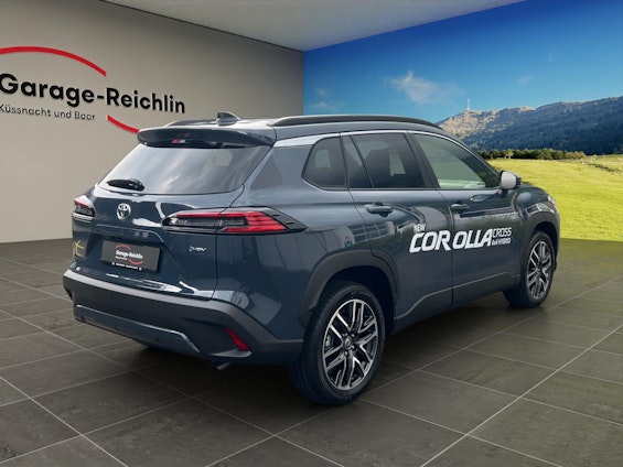 Vehicle image 4 Vehicle image 4