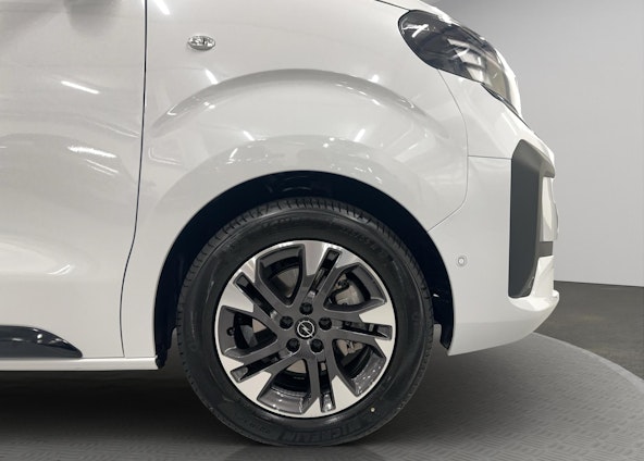 Vehicle image 12 Vehicle image 12