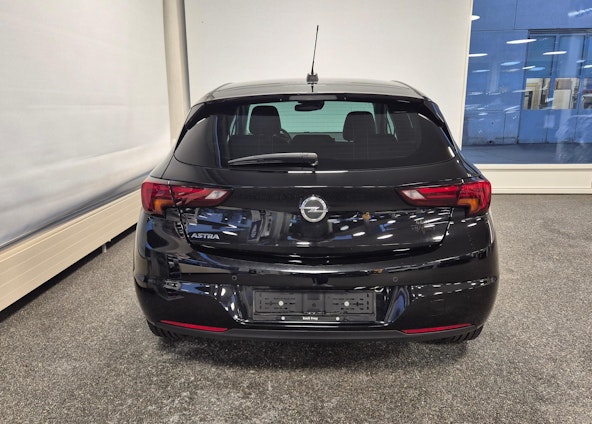 Vehicle image 4 Vehicle image 4