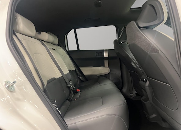 Vehicle image 8 Vehicle image 8