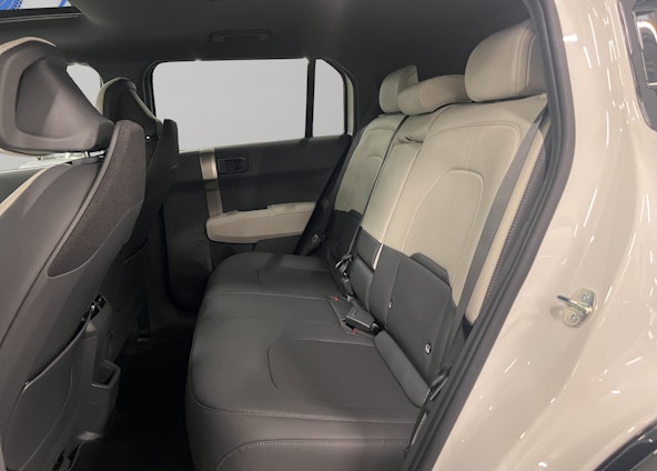 Vehicle image 10 Vehicle image 10