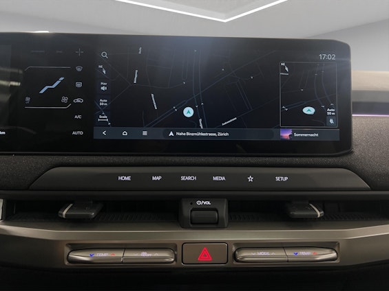 Vehicle image 12 Vehicle image 12