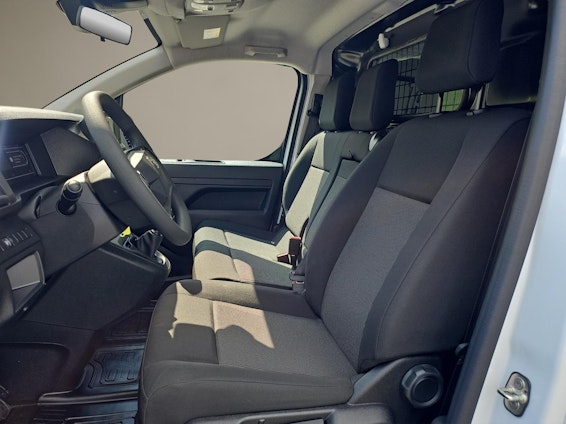 Vehicle image 8 Vehicle image 8