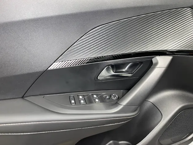 Peugeot 2008 1.2 Hybrid Allure Premium