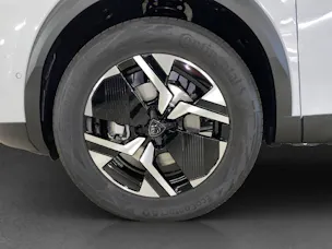 Peugeot 2008 1.2 Hybrid Allure Premium