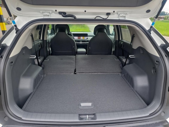 Vehicle image 9 Vehicle image 9