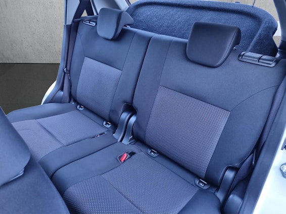 Vehicle image 14 Vehicle image 14