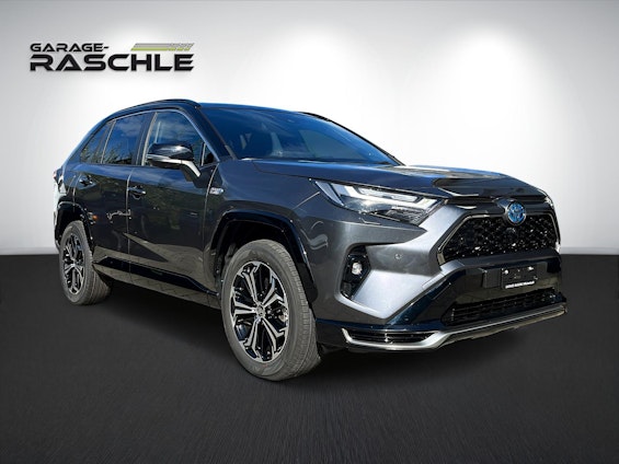 First vehicle image