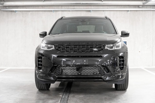 Vehicle image 10
