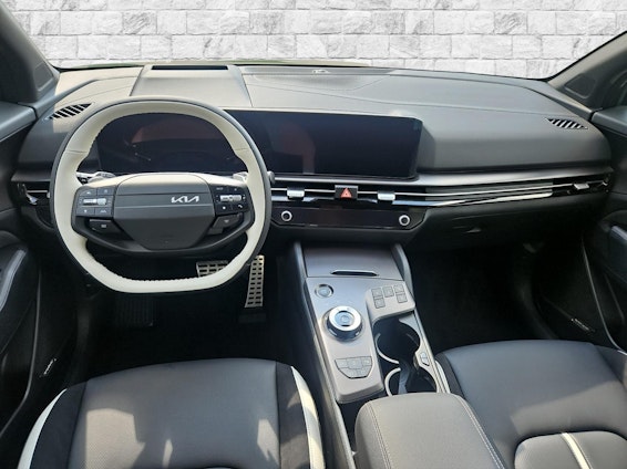 Vehicle image 5 Vehicle image 5