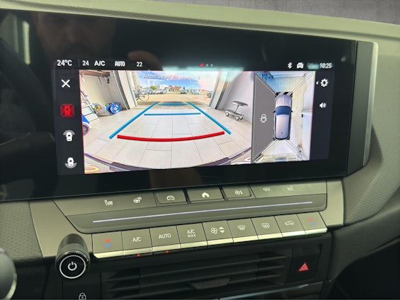 Vehicle image 13 Vehicle image 13