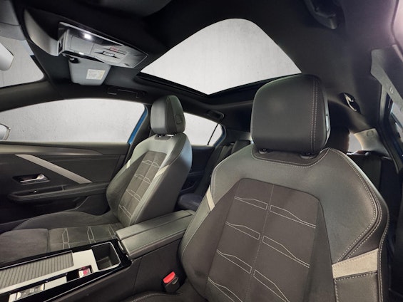 Vehicle image 15 Vehicle image 15