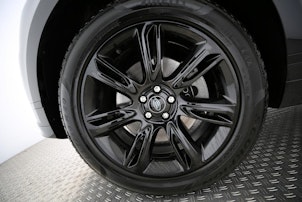 Vehicle image LAND ROVER Range Rover Velar 2.0 T R-Dynamic S