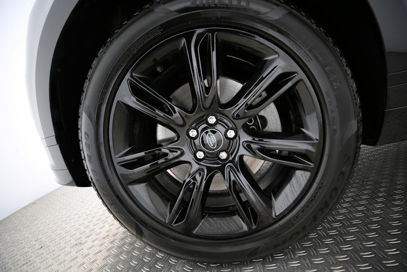 Vehicle image LAND ROVER RANGE ROVER VELAR