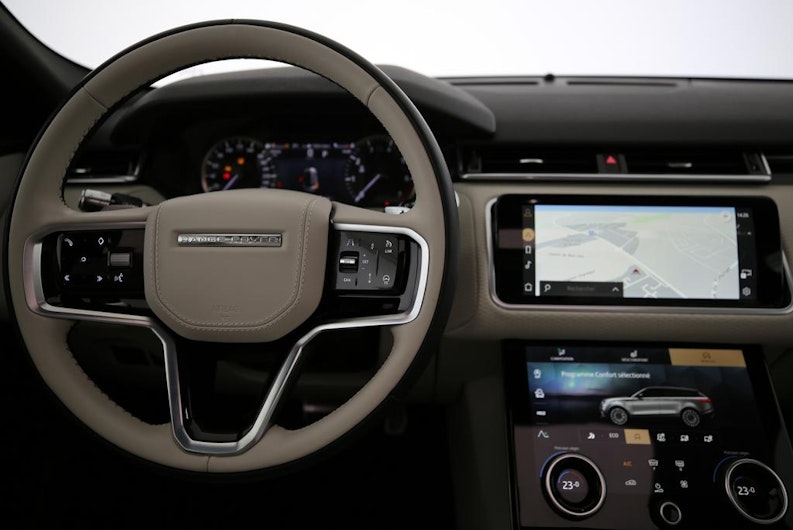 Vehicle image LAND ROVER RANGE ROVER VELAR