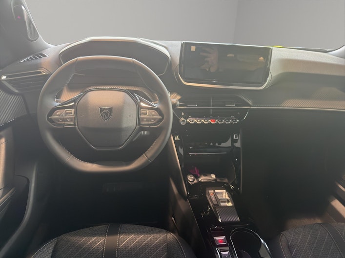 Vehicle image PEUGEOT 2008