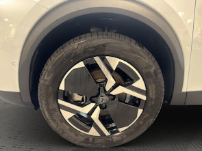 Vehicle image PEUGEOT 2008 1.2 Hybrid Allure Premium