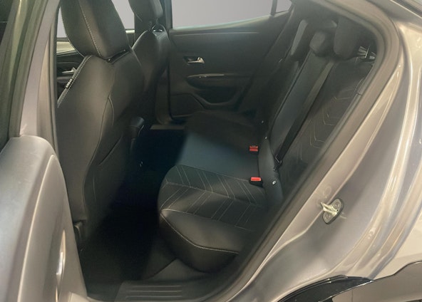 Vehicle image 7 Vehicle image 7