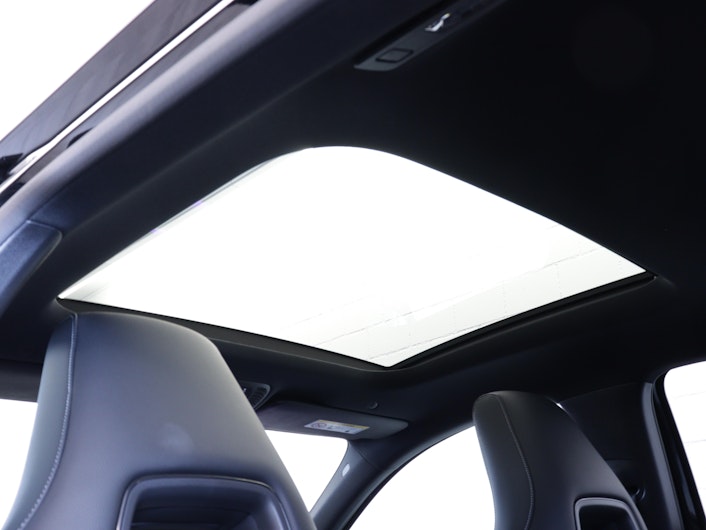 Vehicle image MERCEDES-BENZ A 180