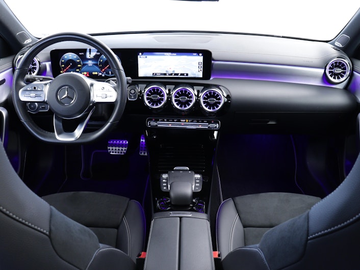 Vehicle image MERCEDES-BENZ A 180