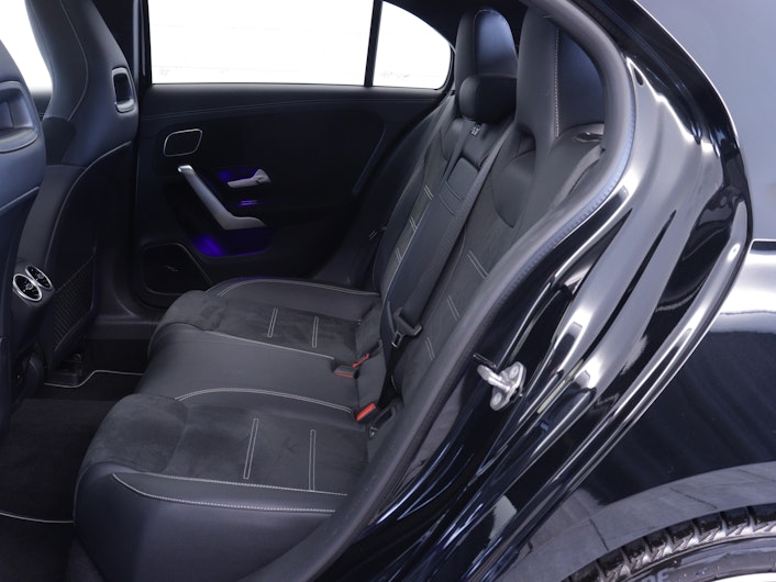 Vehicle image MERCEDES-BENZ A 180