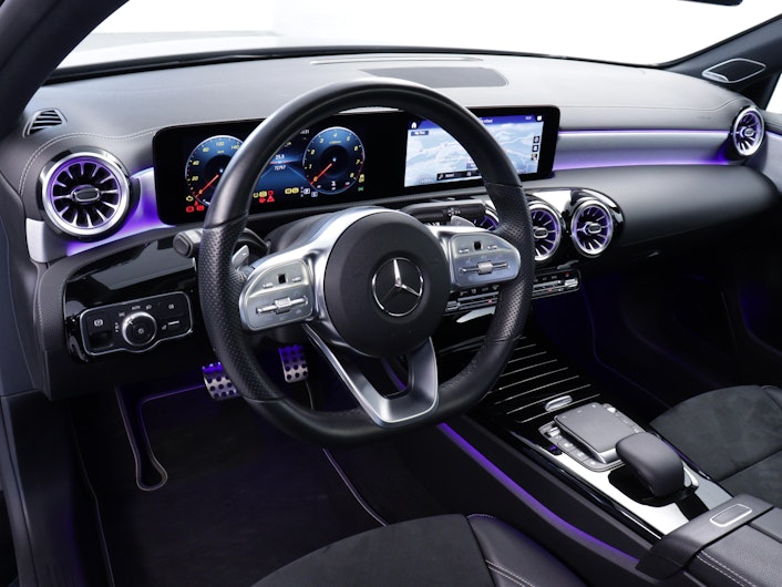 Vehicle image MERCEDES-BENZ A 180