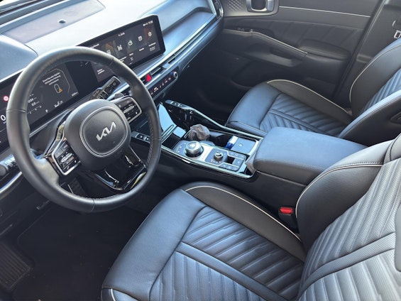 Vehicle image 8 Vehicle image 8