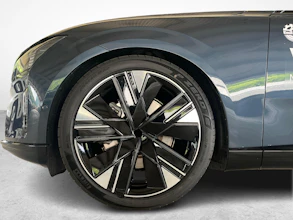 https://vehicle.imgix.net/3994711/b39c7ade-b933-4ca7-bb3b-8c056e8ee2f4.jpg
