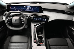 Vehicle image PEUGEOT 5008 1.2 Hybrid Allure Premium