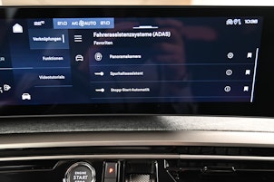 Vehicle image PEUGEOT 5008 1.2 Hybrid Allure Premium