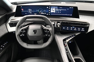 Vehicle image PEUGEOT 5008 1.2 Hybrid Allure Premium