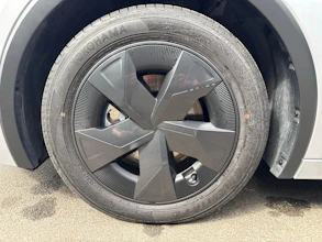 https://vehicle.imgix.net/3994748/ab9ac1fe-1082-4bfb-86f3-fa6e2c0d257b.jpg