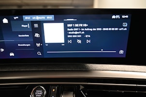 Vehicle image PEUGEOT 5008 1.2 Hybrid Allure Premium