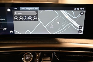 Vehicle image PEUGEOT 5008 1.2 Hybrid Allure Premium