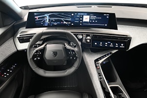 Vehicle image PEUGEOT 5008 1.2 Hybrid Allure Premium