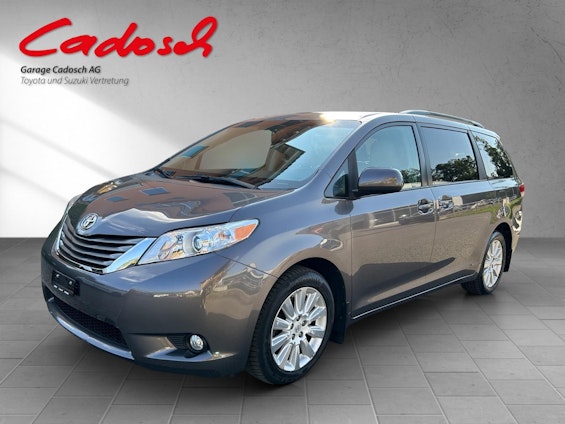 First vehicle image