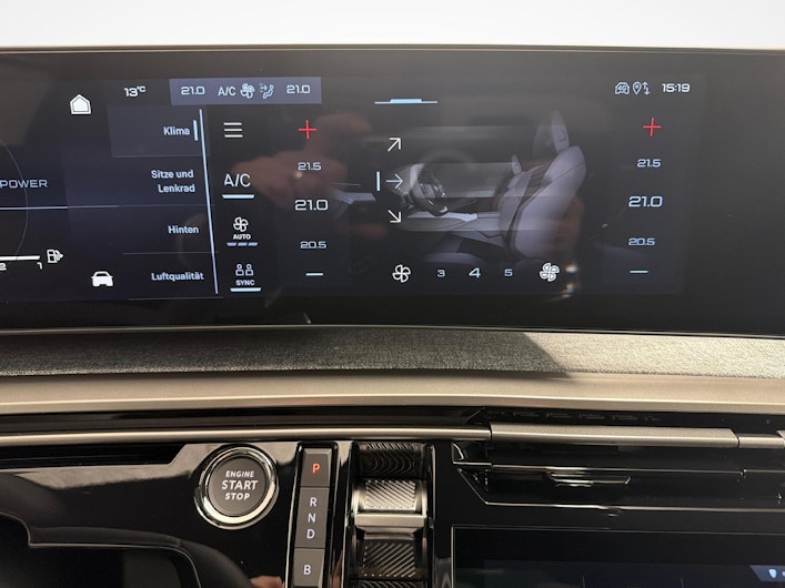 Vehicle image PEUGEOT 5008