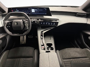 Vehicle image PEUGEOT 5008 1.6 PHEV GT