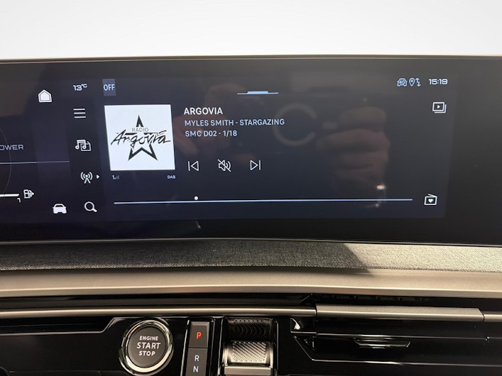 Vehicle image PEUGEOT 5008