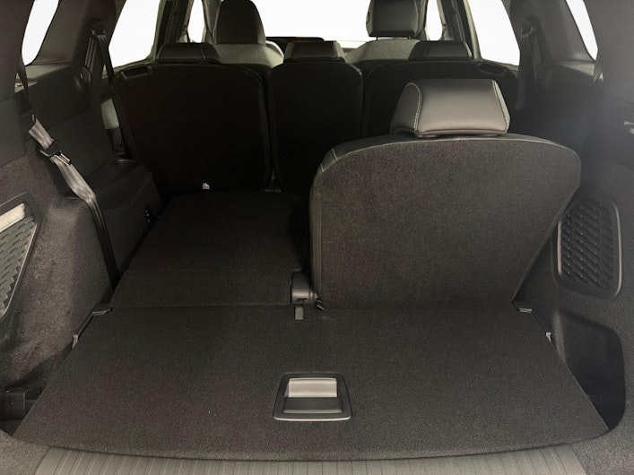 Vehicle image PEUGEOT 5008